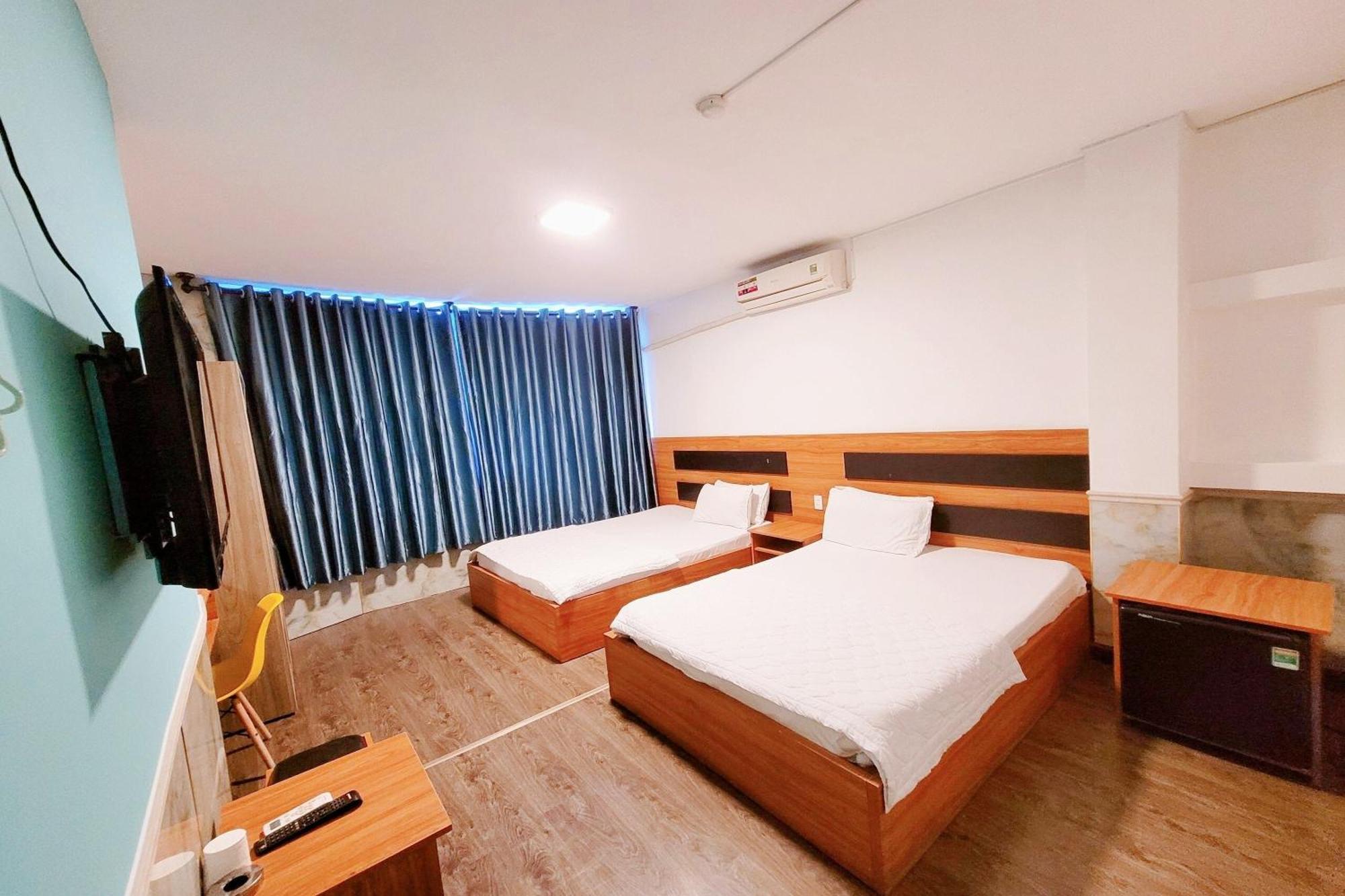 Hoang Nam Hotel Хошимин Екстериор снимка