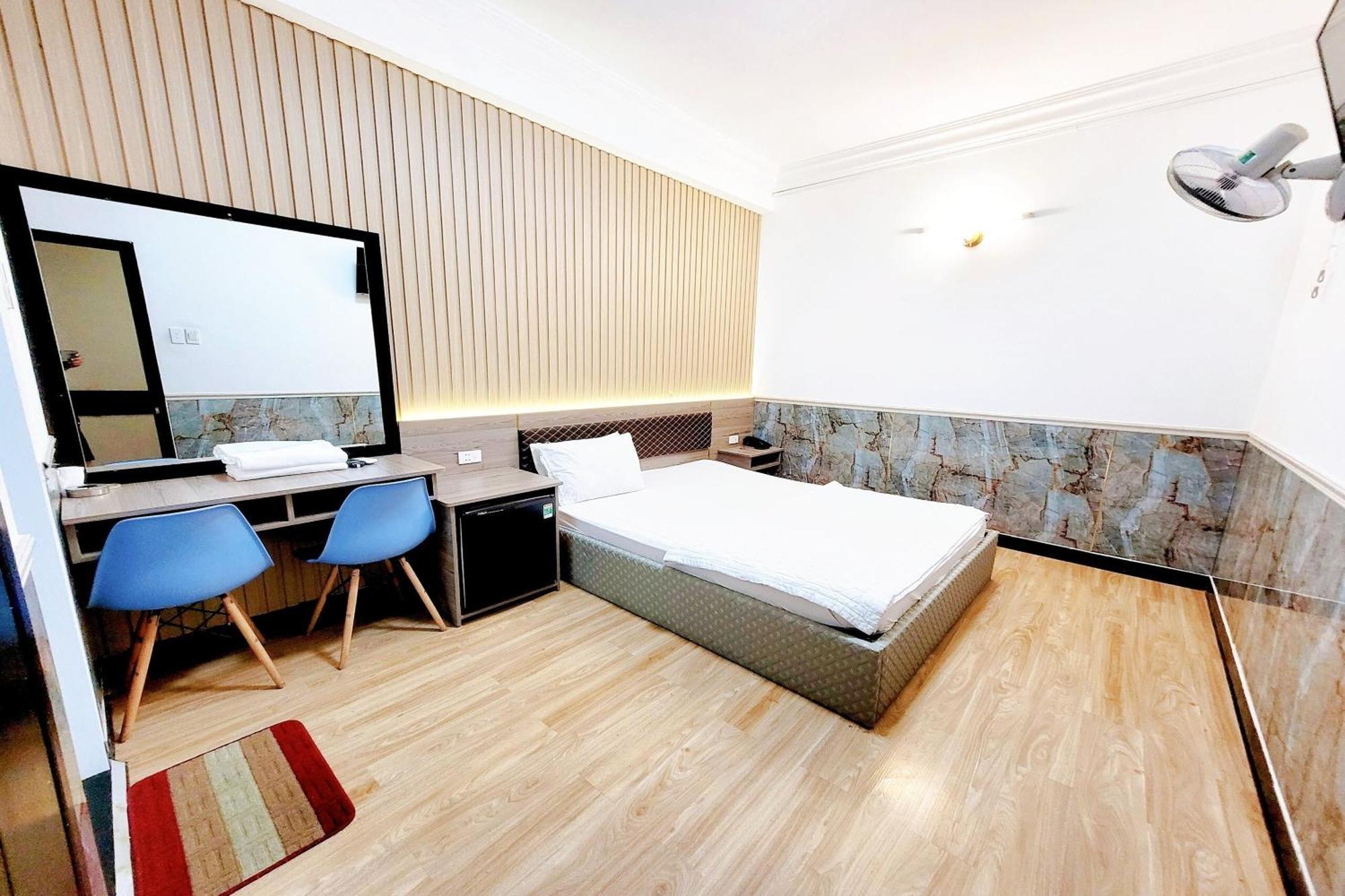 Hoang Nam Hotel Хошимин Екстериор снимка